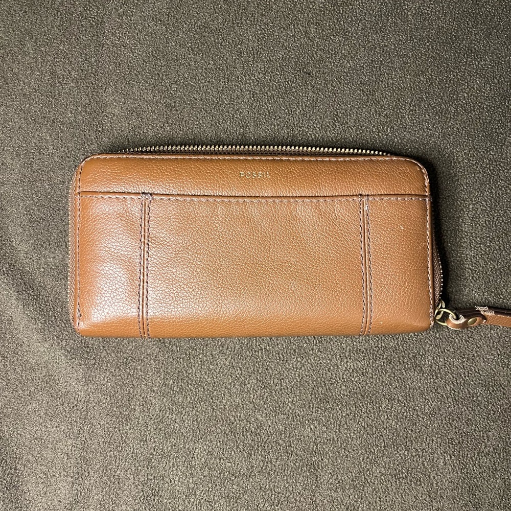 Fossil Brown Leather Zip Around Wallet | RFID Style | Wristlet Strap